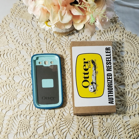 Otterbox Defender For Samsung Galaxy S3 - Picture 2 of 5